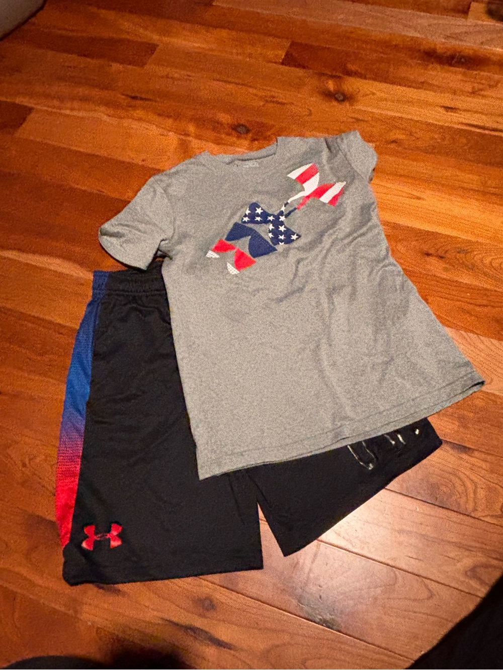 Under Armour Gray Kids' Short Sleeve Tee and short set U.S.A patriotic 4th july